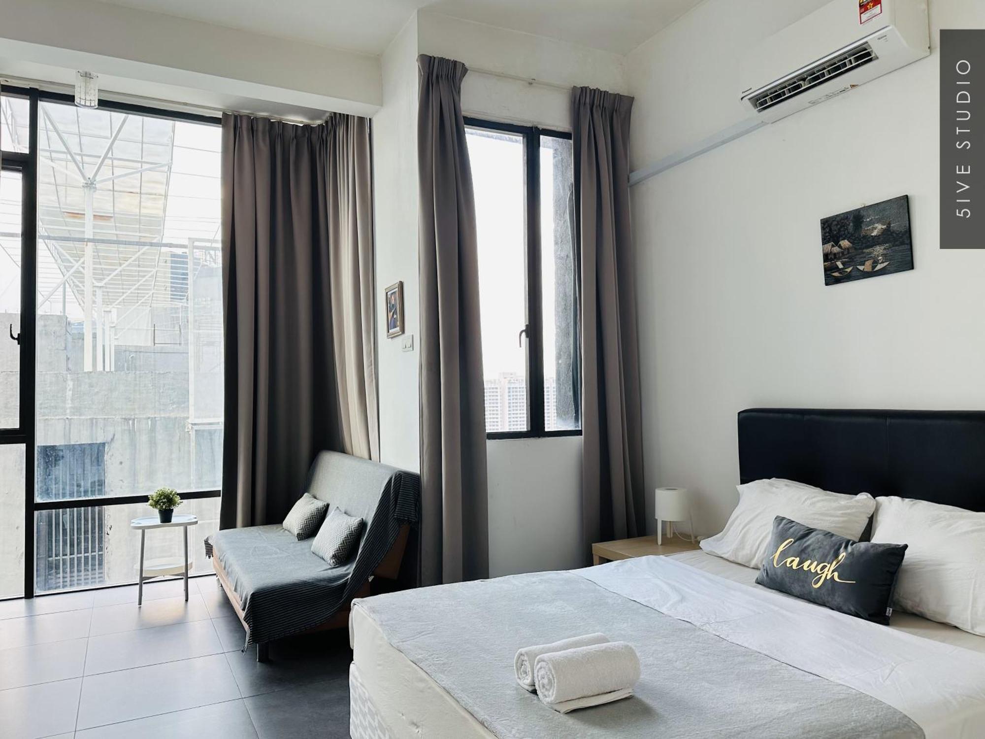Five Studio - Empire Damansara Petaling Jaya Exterior photo